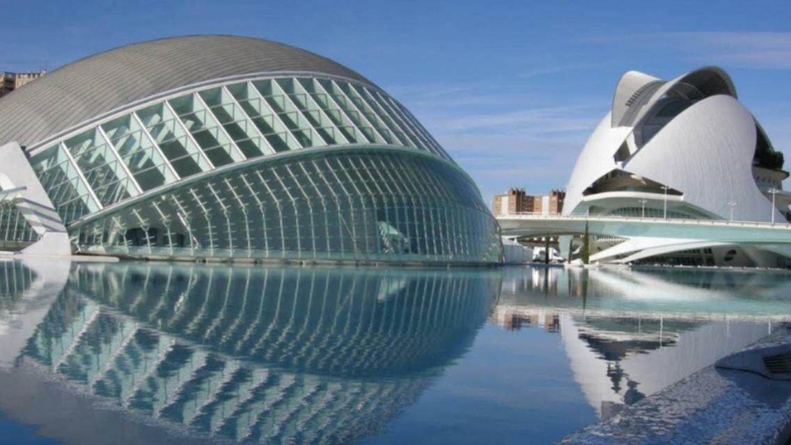 Appartamento En La Ciudad De Ciencias Y Cerca De La Playa *