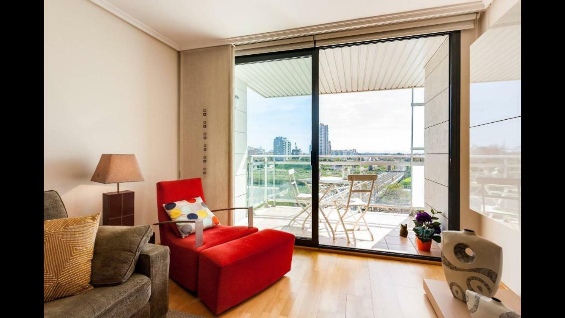 Apartamento En La Ciudad De Ciencias Y Cerca De La Playa *
